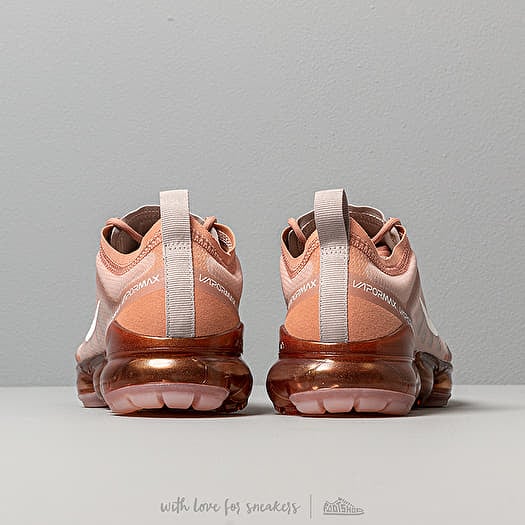 Gold and cheap white vapormax 2019