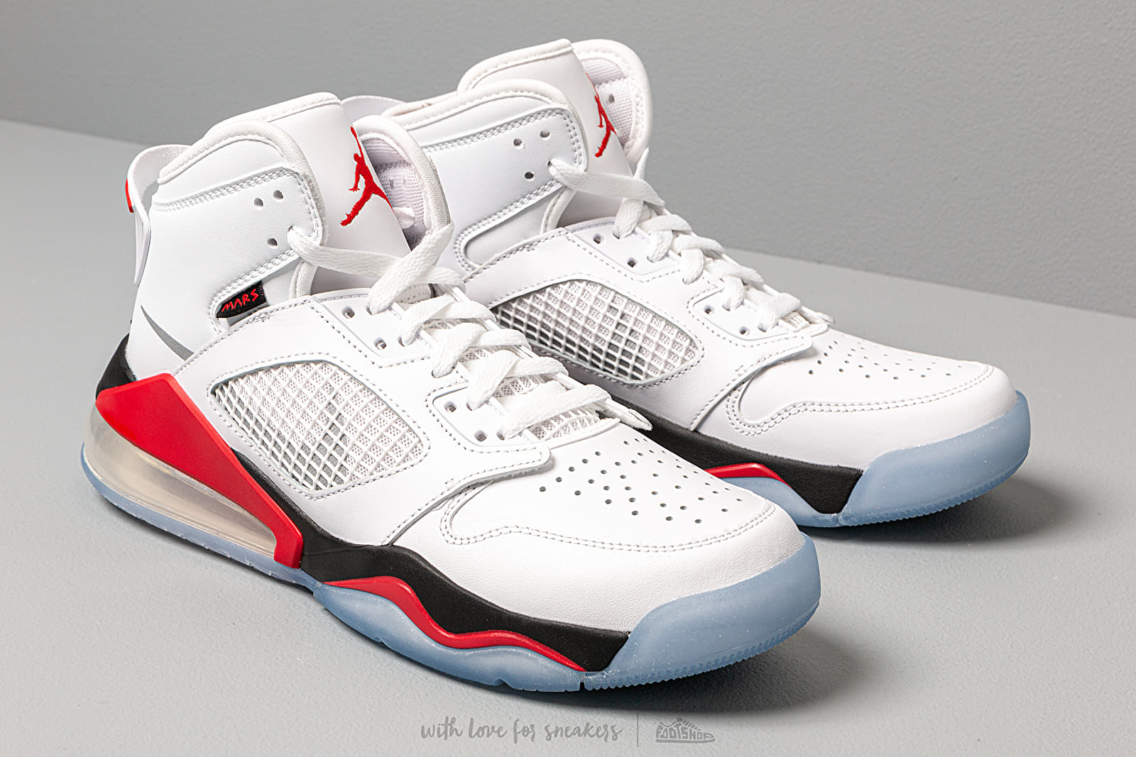 Women s shoes Jordan Mars 270 GS White Reflect Silver Fire Red