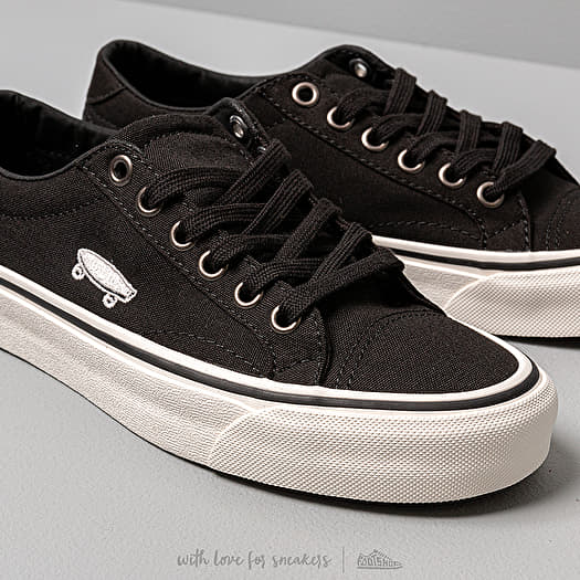 Vans court all black top