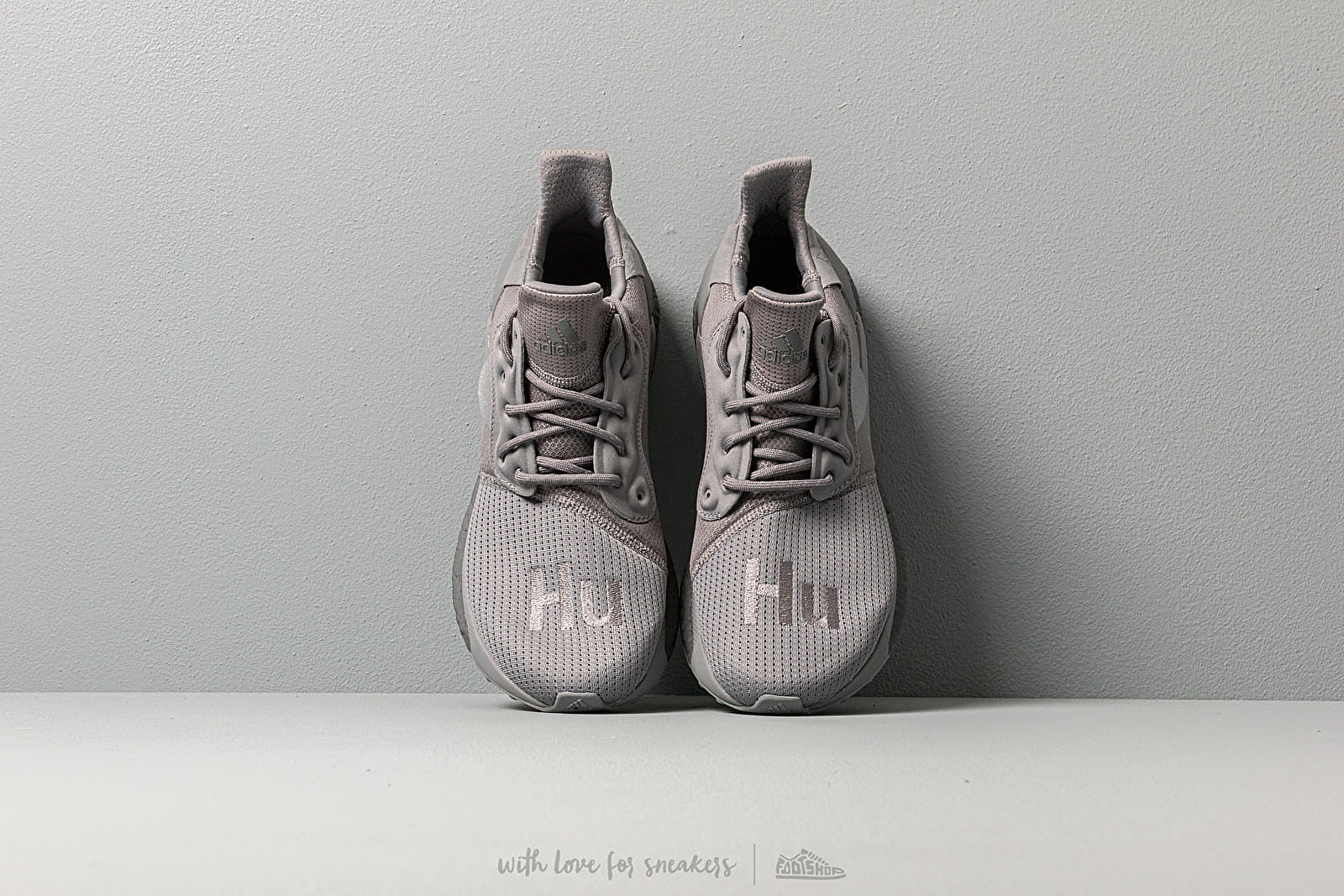 Adidas originals x pharrell williams hu nmd proud top