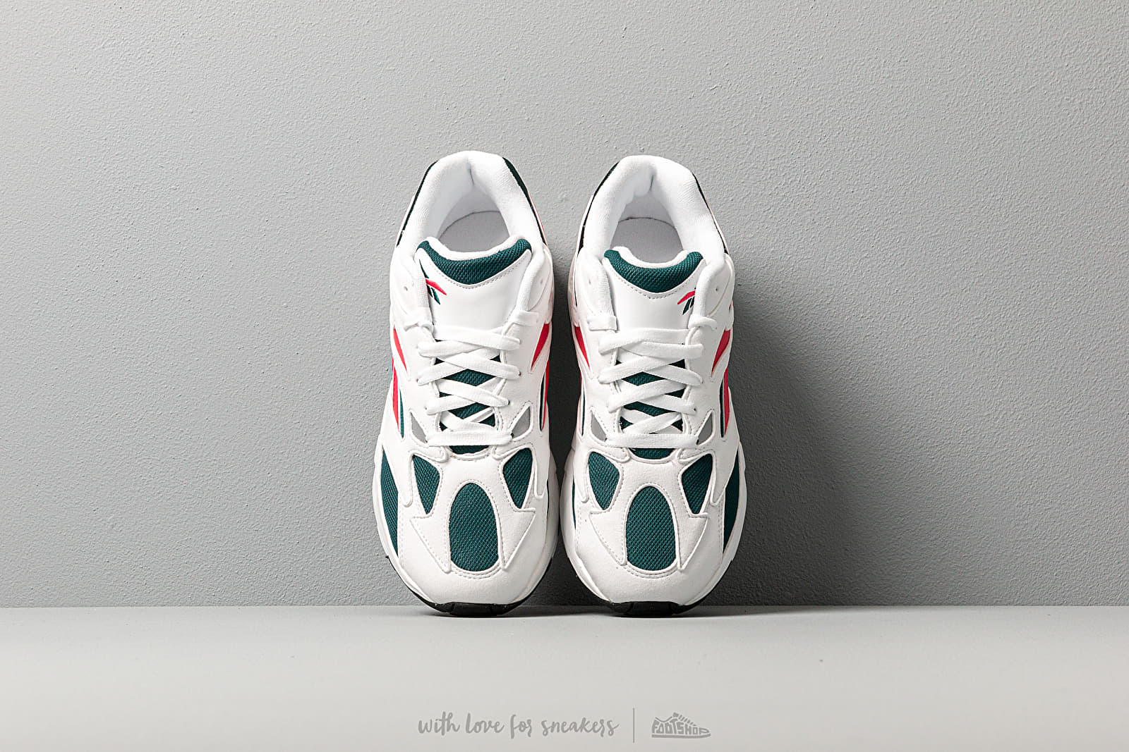 Reebok aztrek white teal hotsell