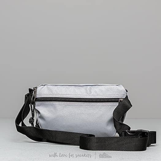 EASTPAK Springer Weistbag Metallic Silver | Footshop