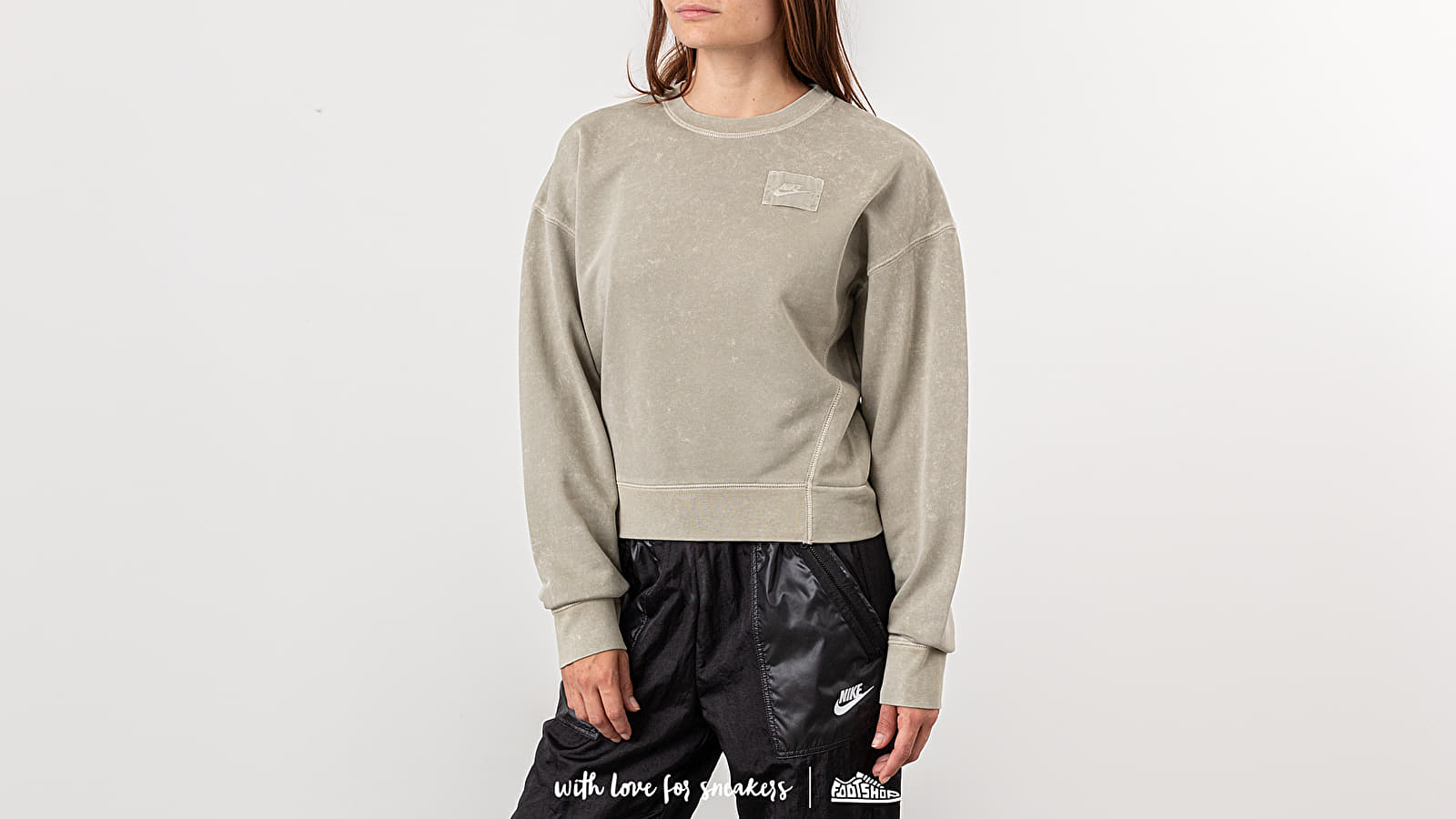 Nike jumpers best sale rebel