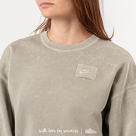 Rebel nike jumper shop