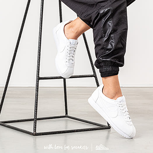 Nike classic store cortez womens outfit