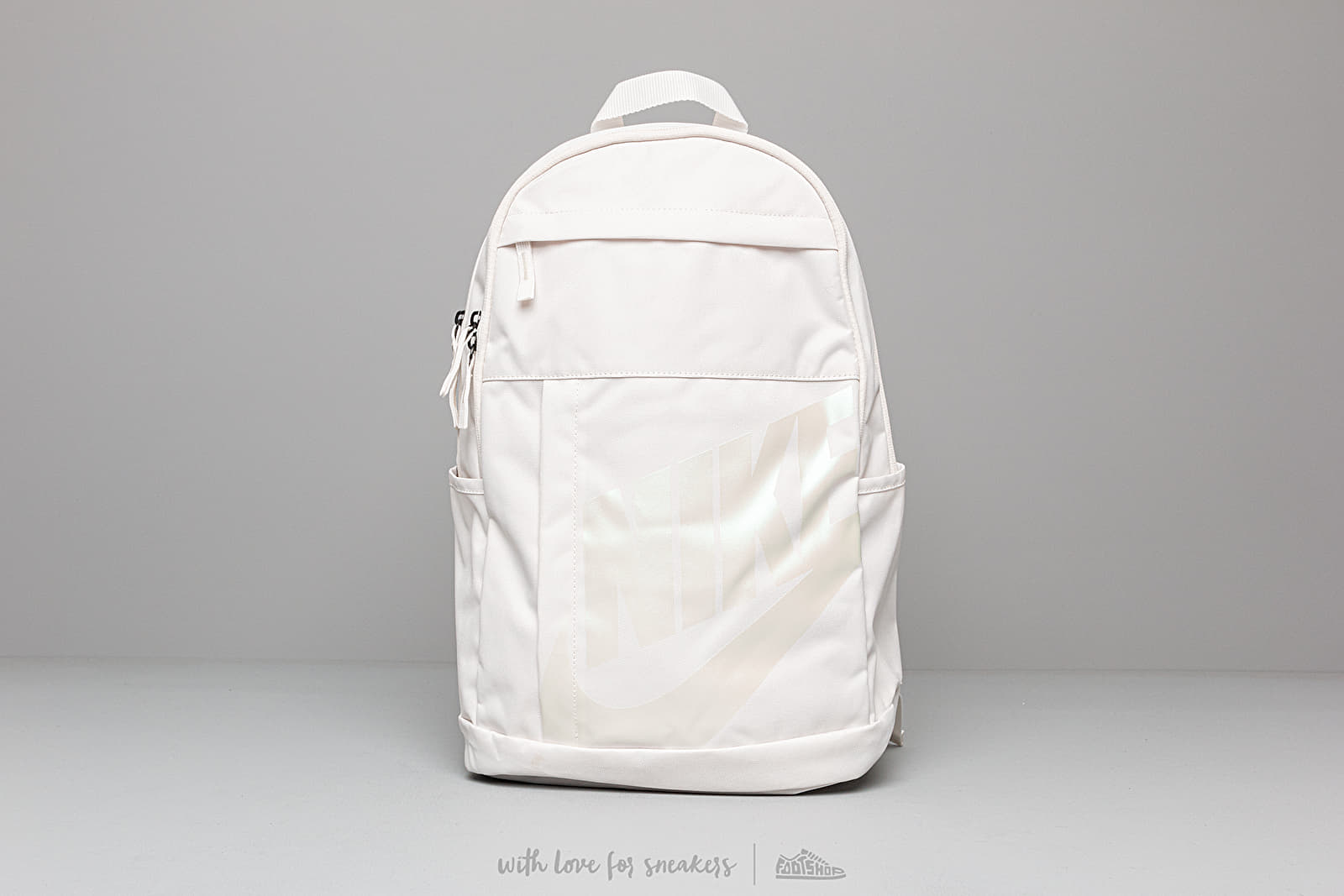 Nike elemental best sale 2.0 backpack white