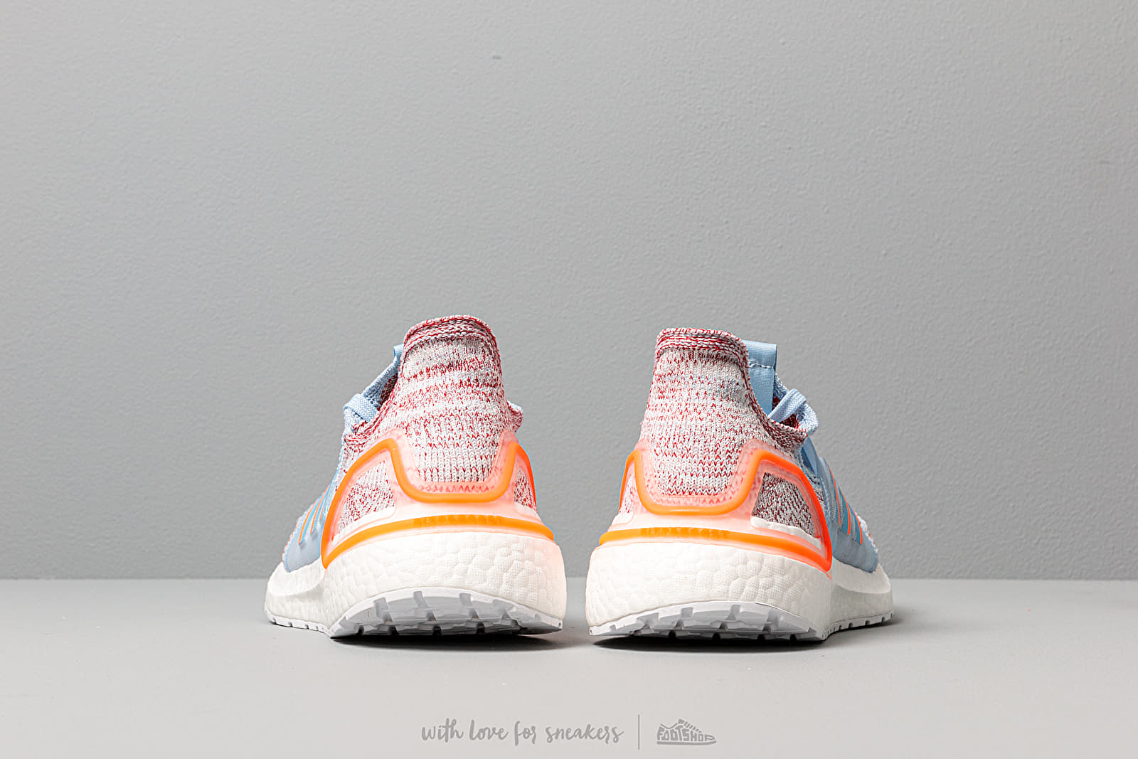 Damen Sneaker und Schuhe adidas UltraBOOST 19 W Glow Blue/ Hi-Res Coral/ Active Maroon