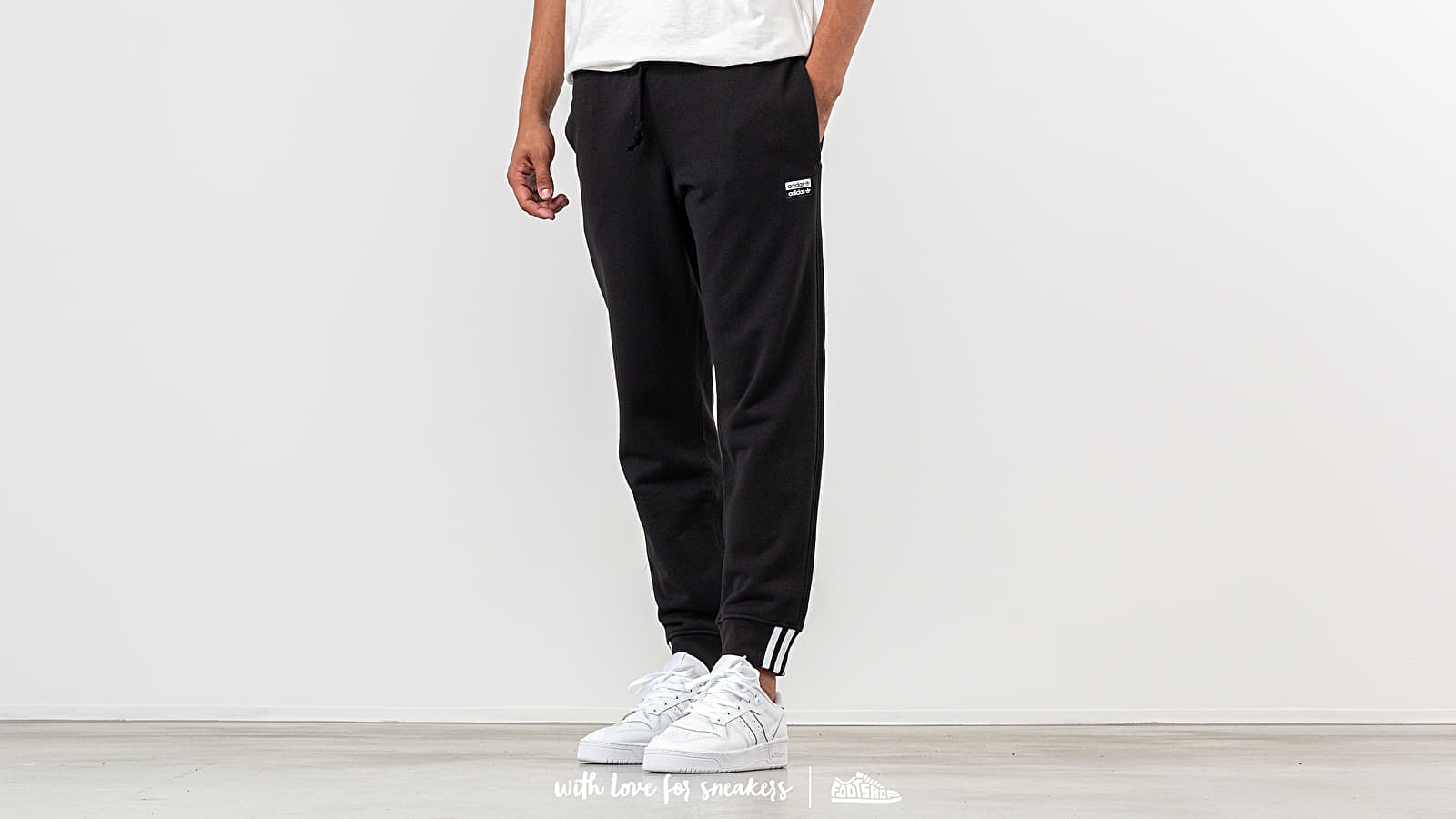 Pants and jeans adidas R.Y.V. Sweat Pants Black
