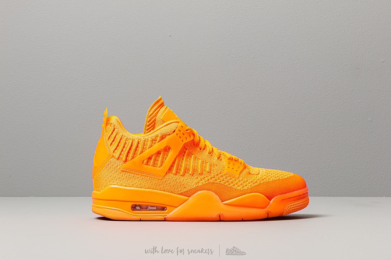 Jordan store 4 orange