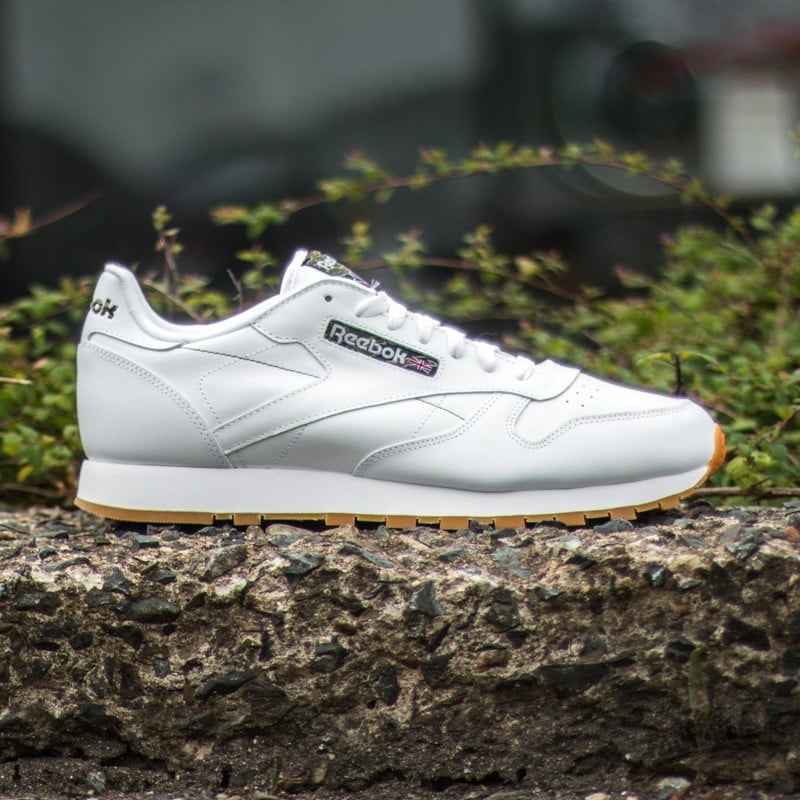 Men s shoes Reebok Classic Leather TC White Black Warm Olive