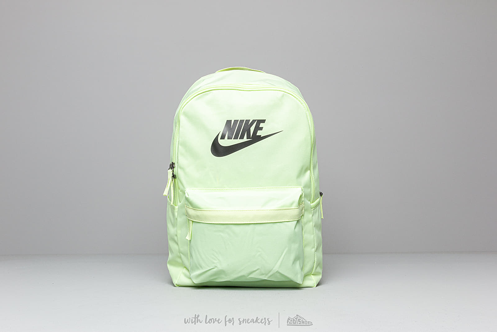 Nike volt backpack hotsell