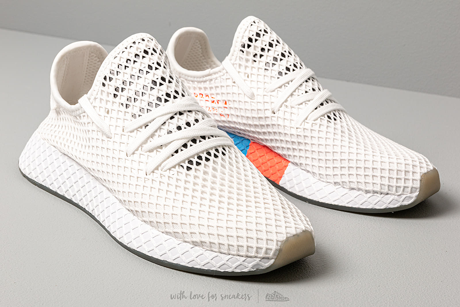 Zapatillas Hombre adidas Deerupt Runner Ftw White Core Black Sesame Footshop