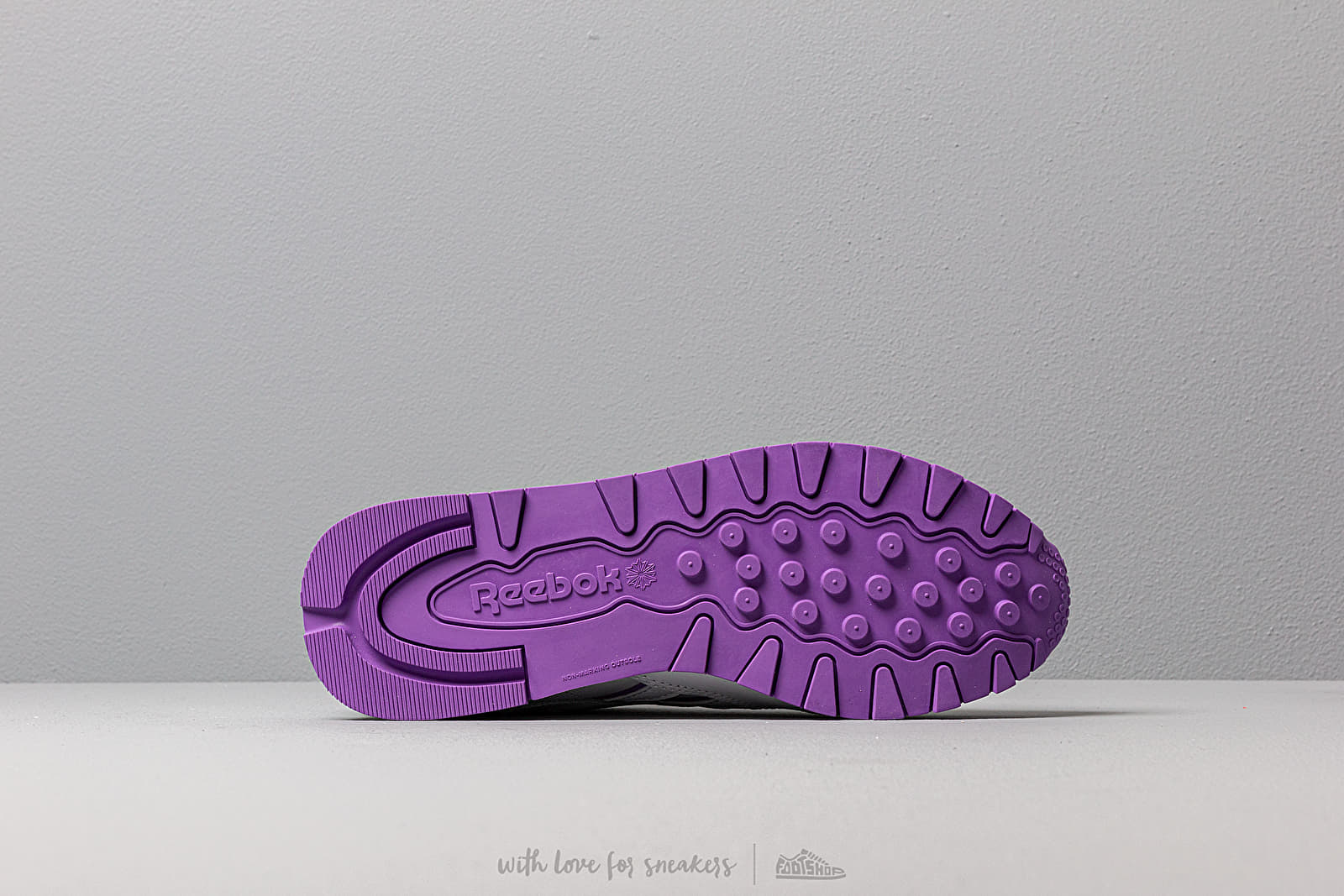 Women s shoes Reebok Classic Leather White Grape Punch Footshop