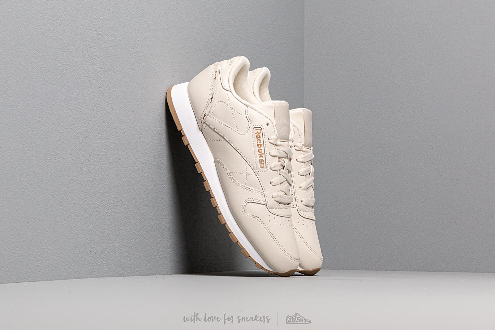 Reebok classic online leather alabaster