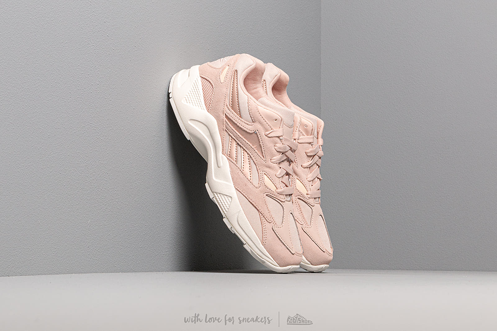 Women s shoes Reebok Aztrek 96 Buff Chalk Pink Orange Footshop