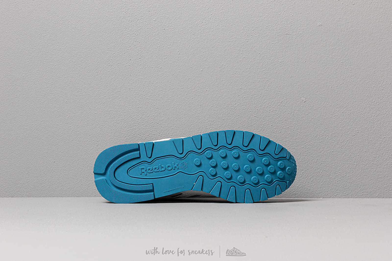 Женская обувь Reebok Cl Lthr Porcelain/ Cyan/ White