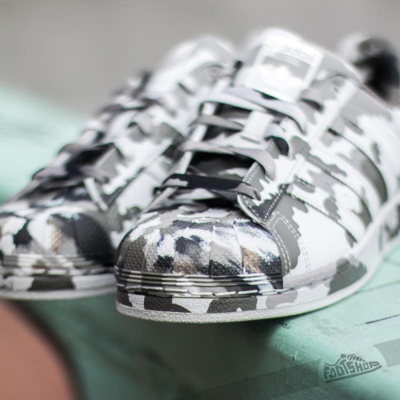 Damen Sneaker und Schuhe adidas Superstar Graphic K Core Black Noiess Footshop