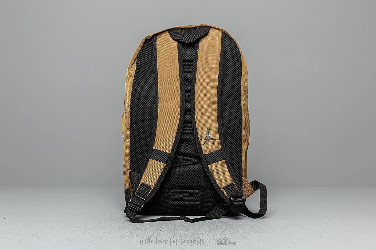 Jordan retro 13 backpack white and gold hotsell