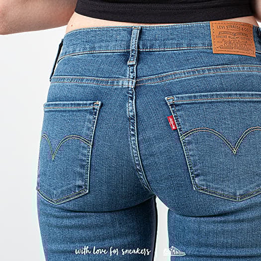 Levis 710 innovation top