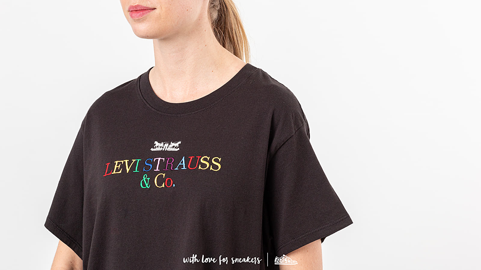 Trička Levi's® Graphic Varsity Tee Black