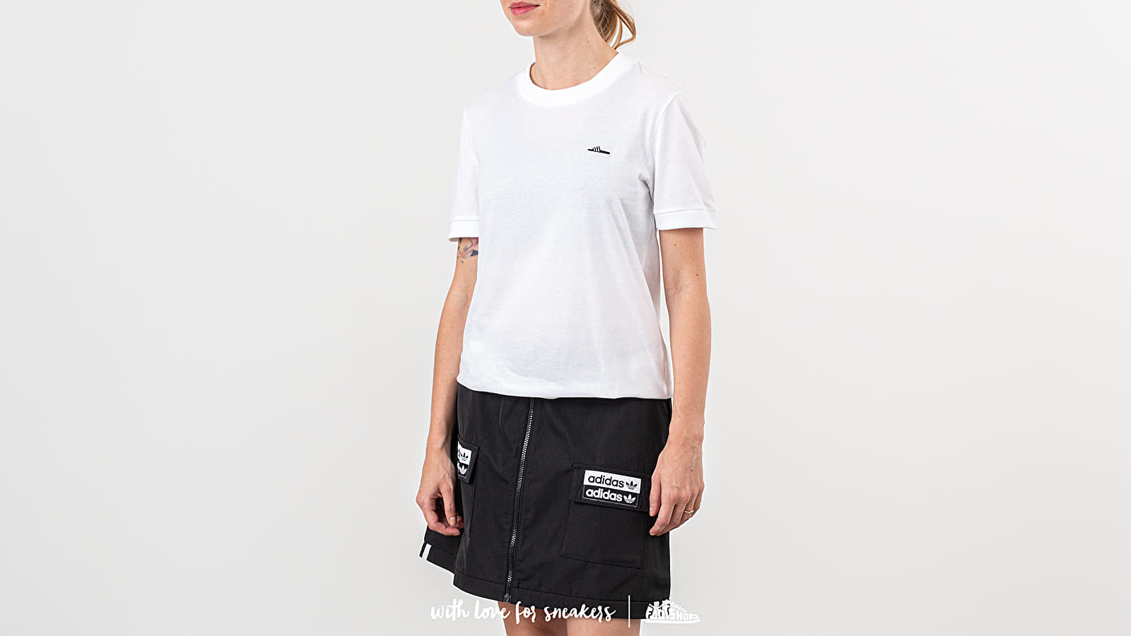 T-skjorter adidas Tee White