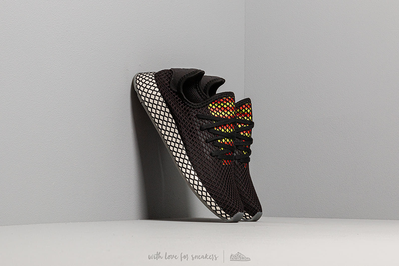 Men's shoes adidas Deerupt Runner Core Black/ Sesame/ Solar Red