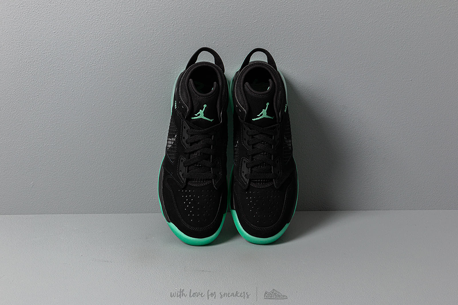 Men s shoes Jordan Mars 270 Black Reflect Silver Green Glow