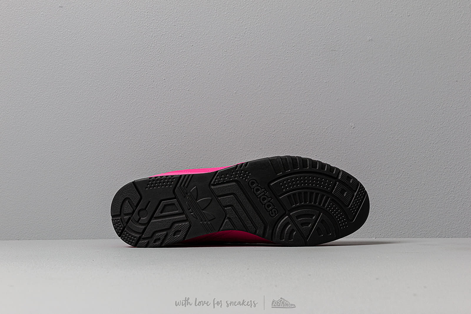 Herren Sneaker und Schuhe adidas A.R. Trainer Shock Pink/ Hi-Res Aqua/ Ice Mint