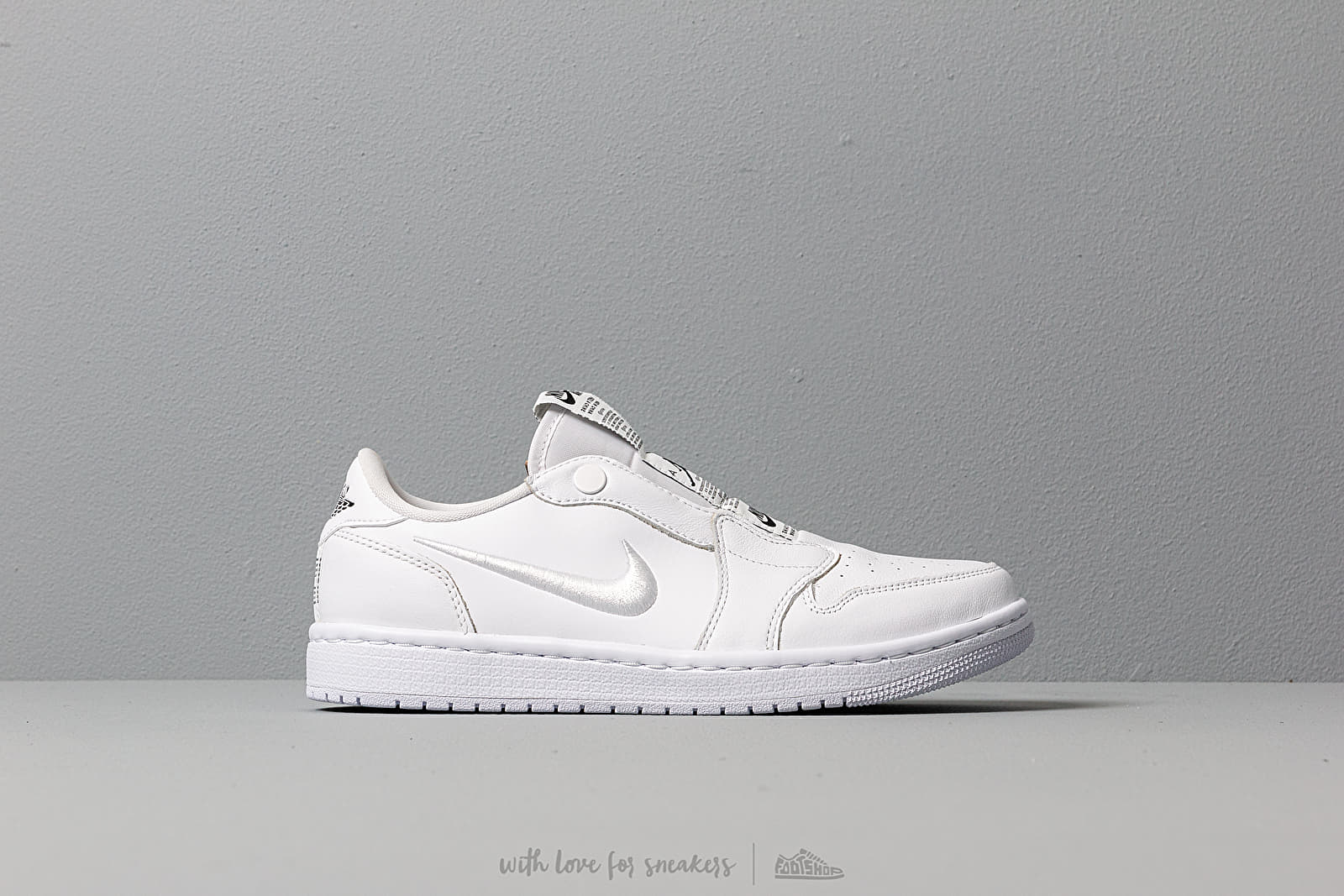 Nike womens air jordan 1 cheap ret low slip womens white