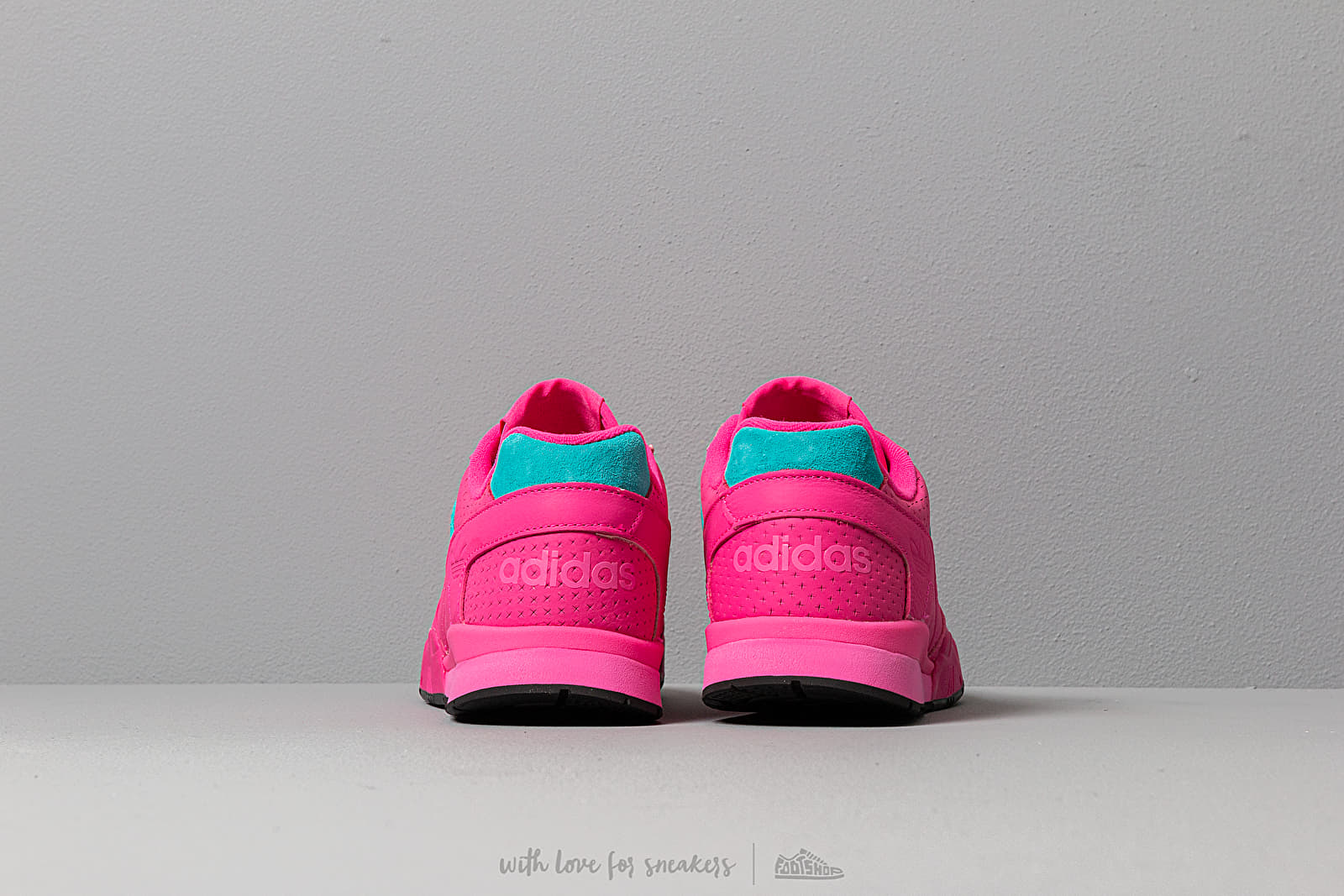 Herren Sneaker und Schuhe adidas A.R. Trainer Shock Pink/ Hi-Res Aqua/ Ice Mint