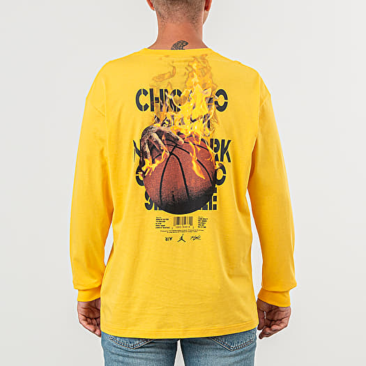 T shirts Jordan Legacy AJ4 Longsleeve Tee Varsity Maize Footshop