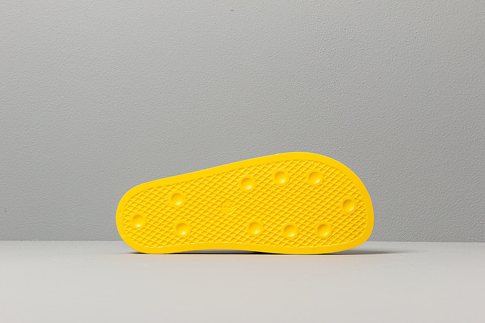 Yellow sales adidas sandals