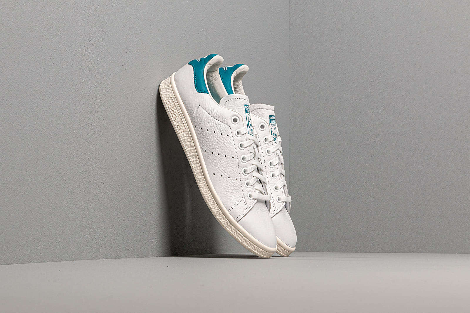 Încălțăminte și sneakerși pentru femei adidas Stan Smith W Ftw White/ Acttea/ Off White