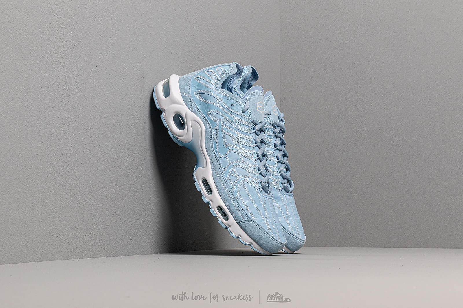 Nike air max plus deconstructed psychic blue hotsell