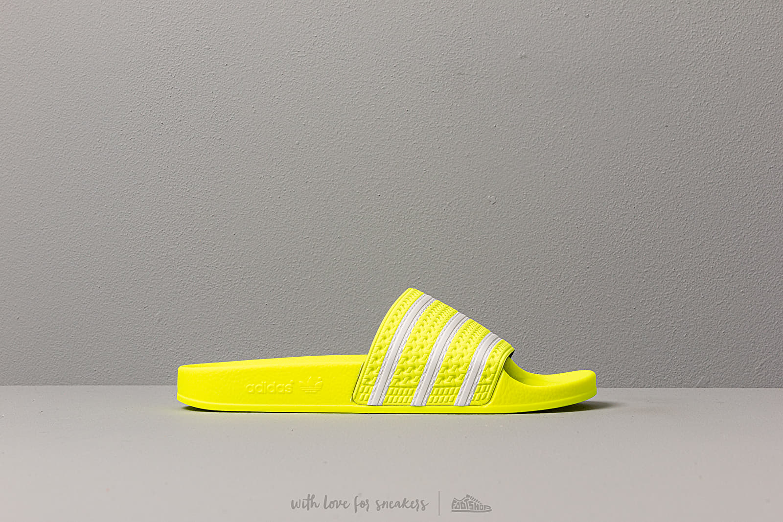 Pánské tenisky a boty adidas Adilette Solar Yellow/ Ftw White/ Solar Yellow