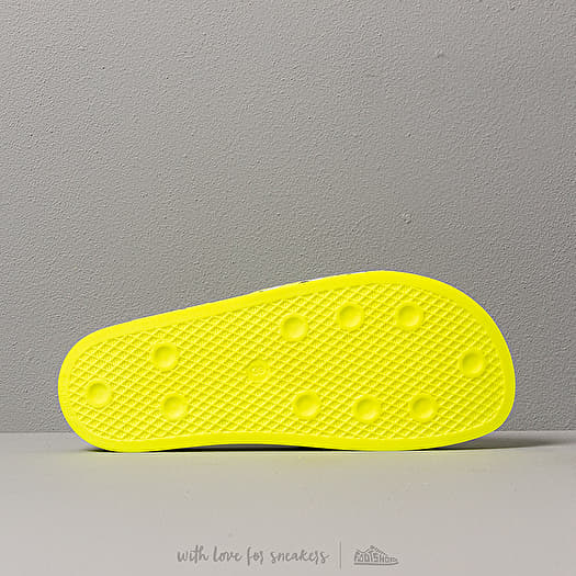 Adilette fluo hot sale