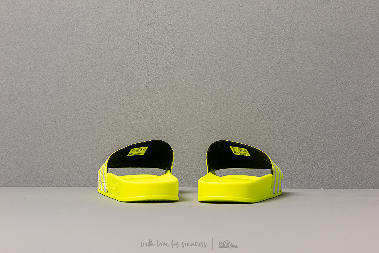 Pánské tenisky a boty adidas Adilette Solar Yellow/ Ftw White/ Solar Yellow