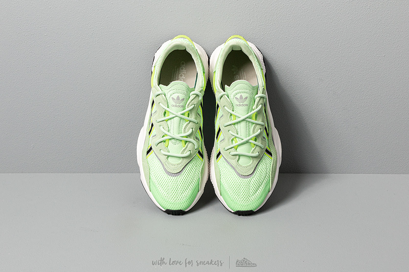 Adidas ozweego outlet glow green