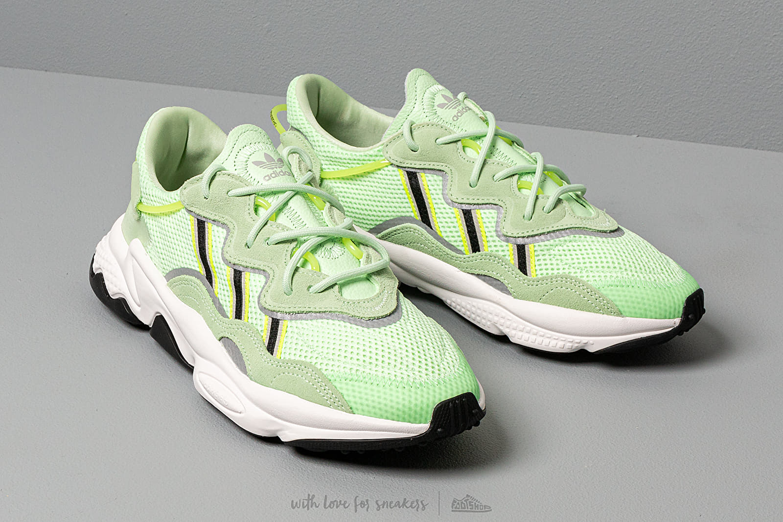Ozweego shop glow green