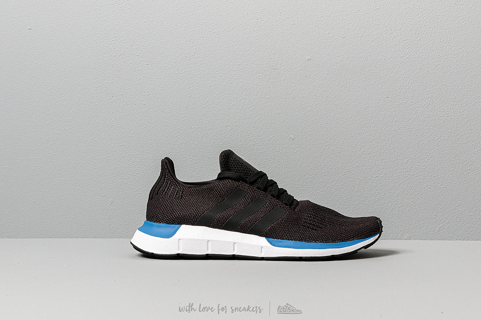 Zapatillas Hombre adidas Swift Run Core Black/ Core Black/ Ftw White