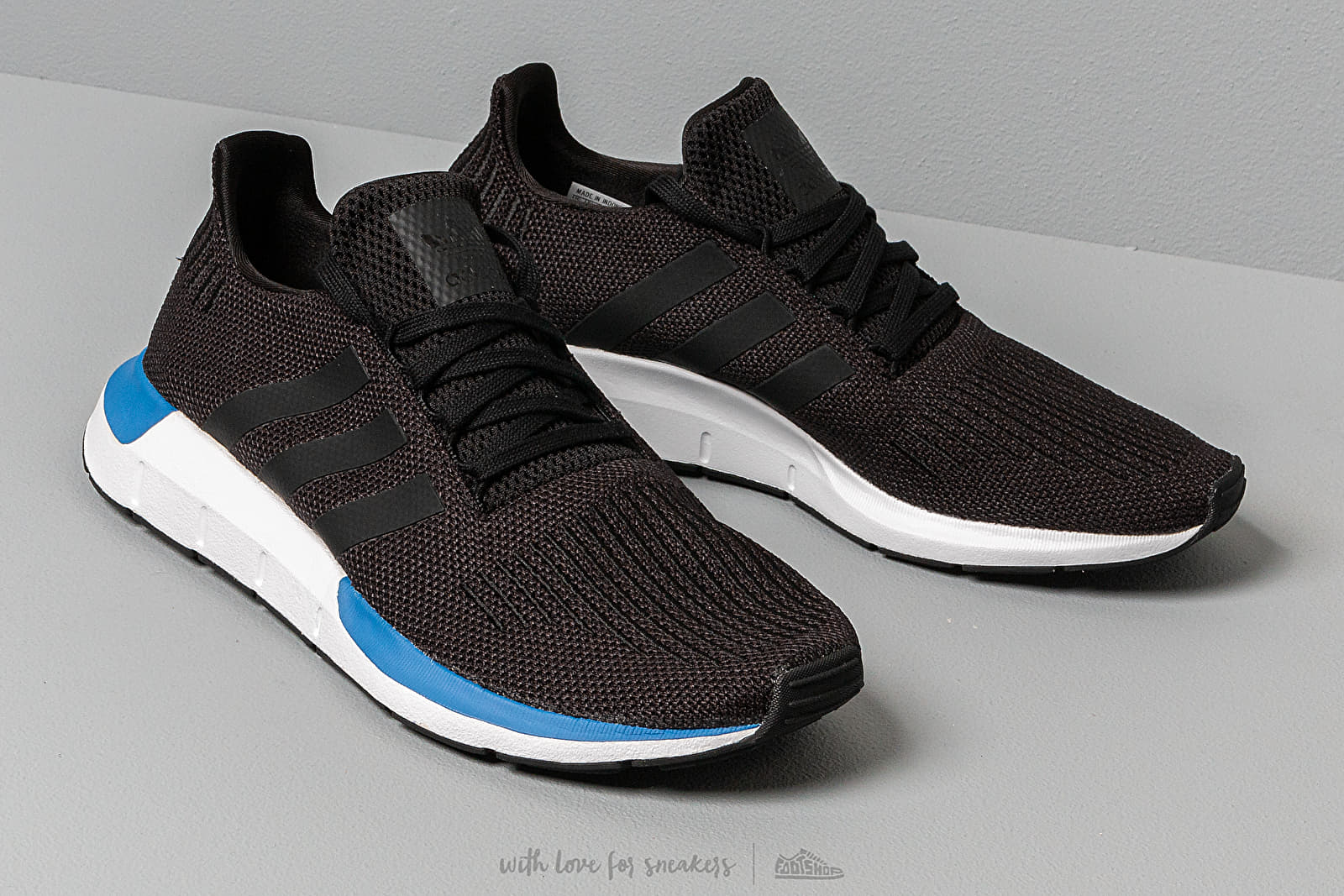 Adidas swift run blue and online black