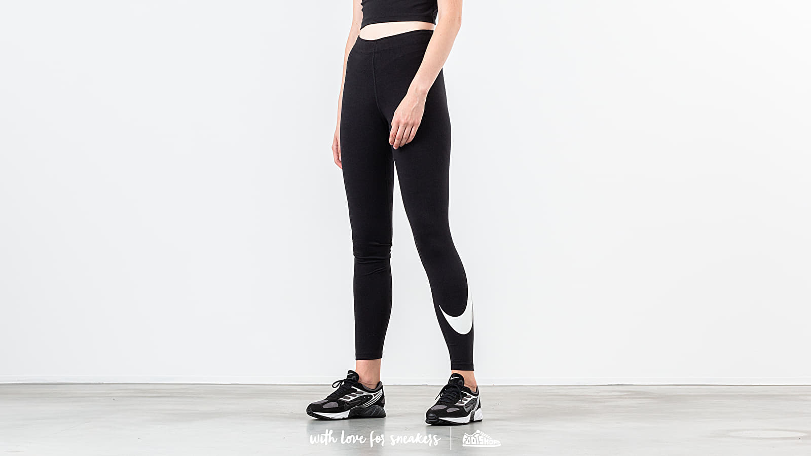 Дънки и панталони Nike Sportswear Legasee Swoosh Legging Black/ White