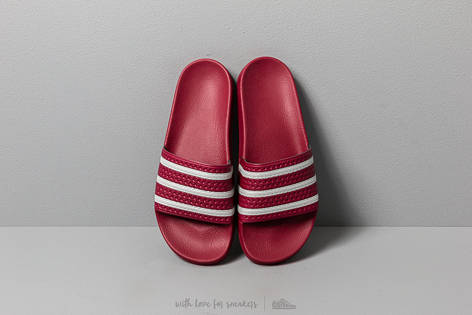Pánske tenisky a topánky adidas Adilette Core Burgundy/ Ftw White/ Core Burgundy