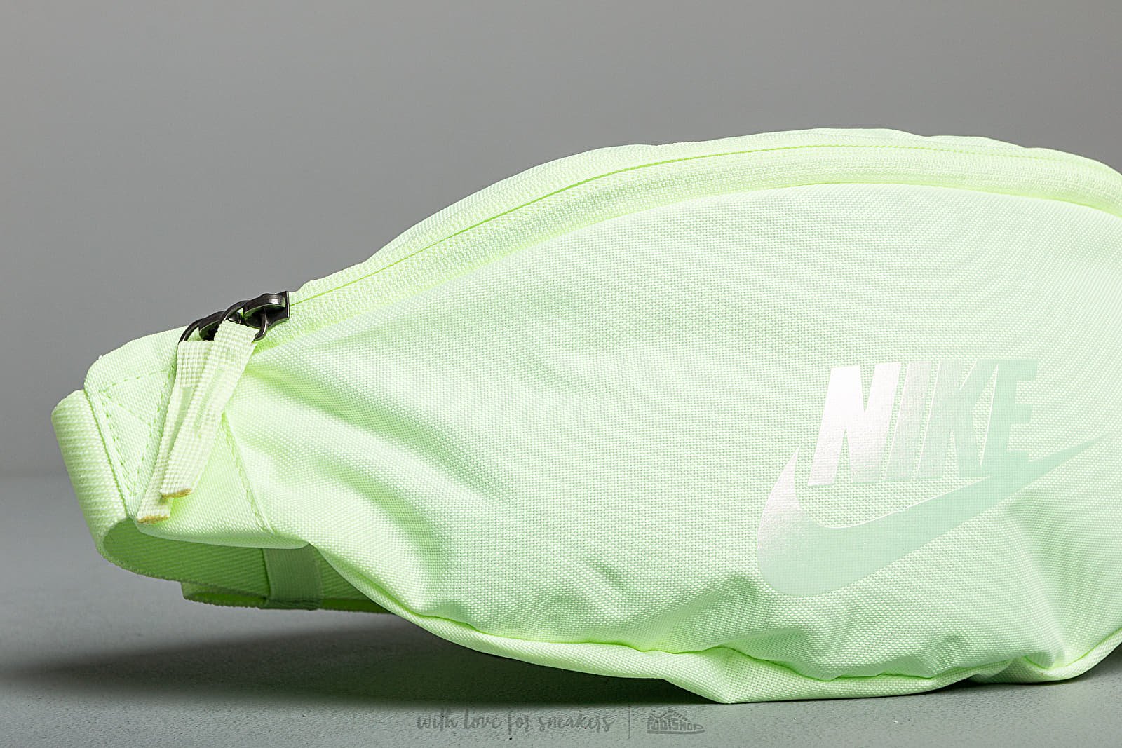 Gürteltaschen Nike Heritage Hip Pack Barely Volt/ Barely Volt/ Clear