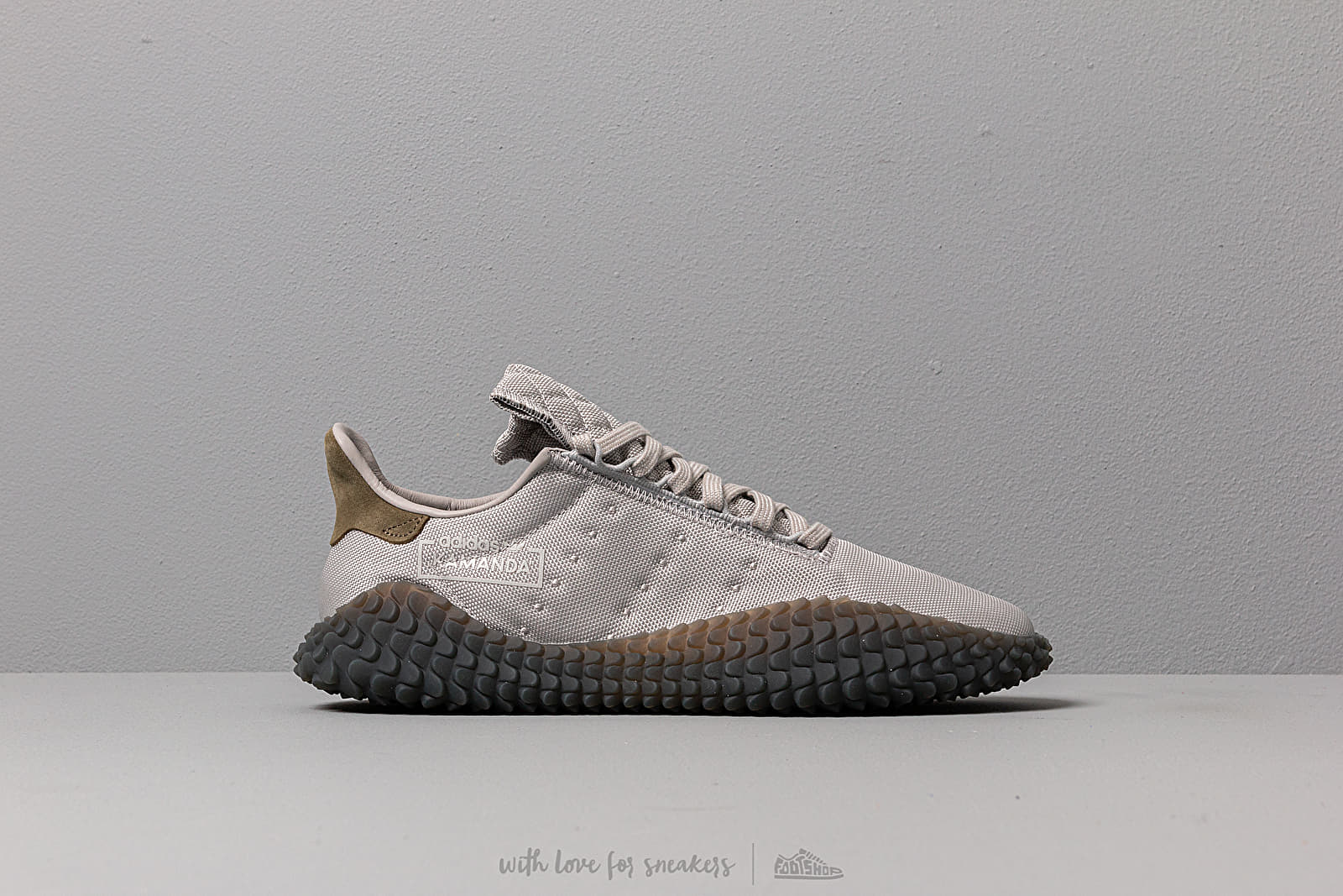 Adidas kamanda grey 2025