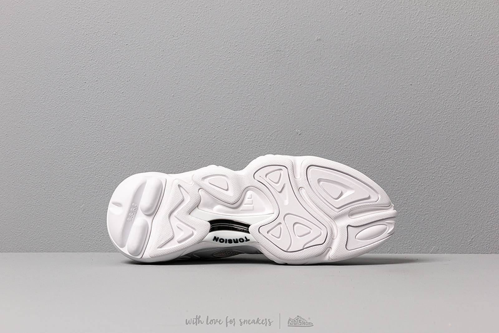 Vyriška avalynė adidas FYW S-97 Ftw White/ Ftw White/ Core Black