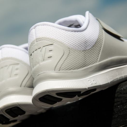 Nike socfly white top