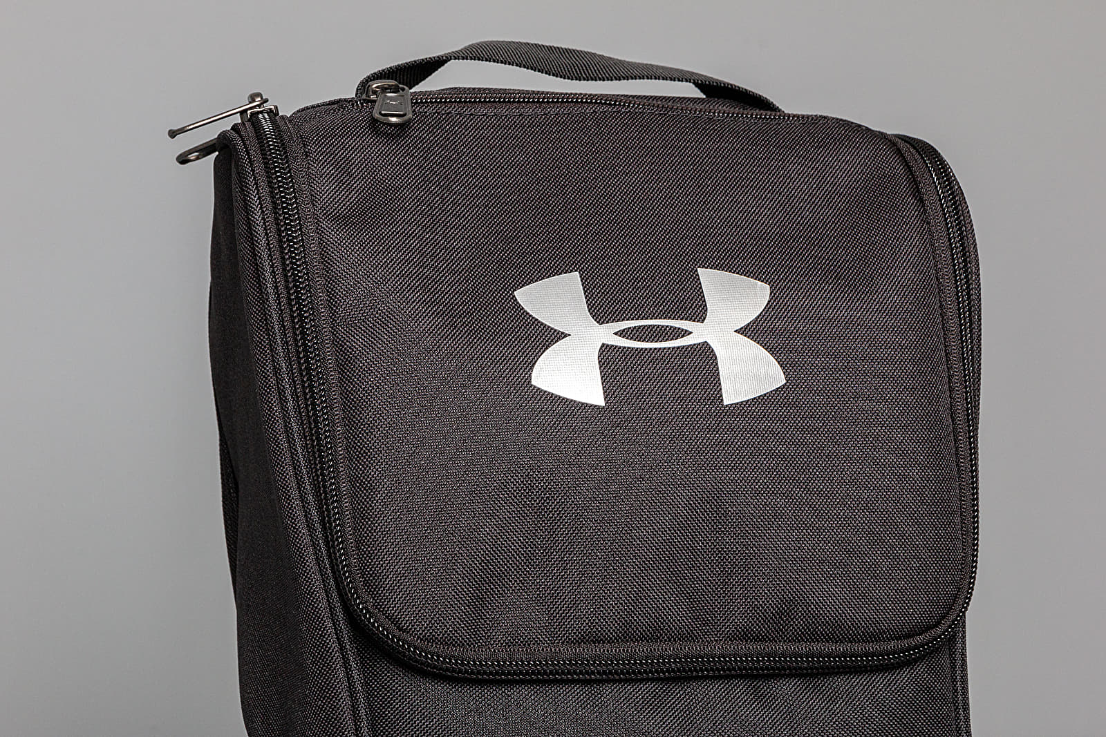 Under armour golf shoe bag 2025