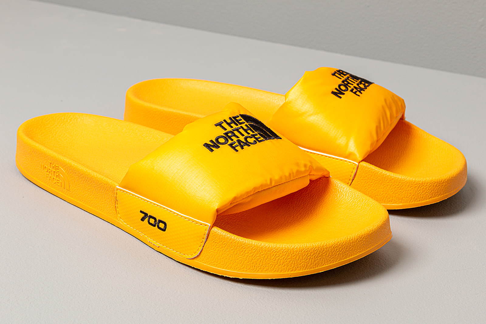 The north face nuptse slide top