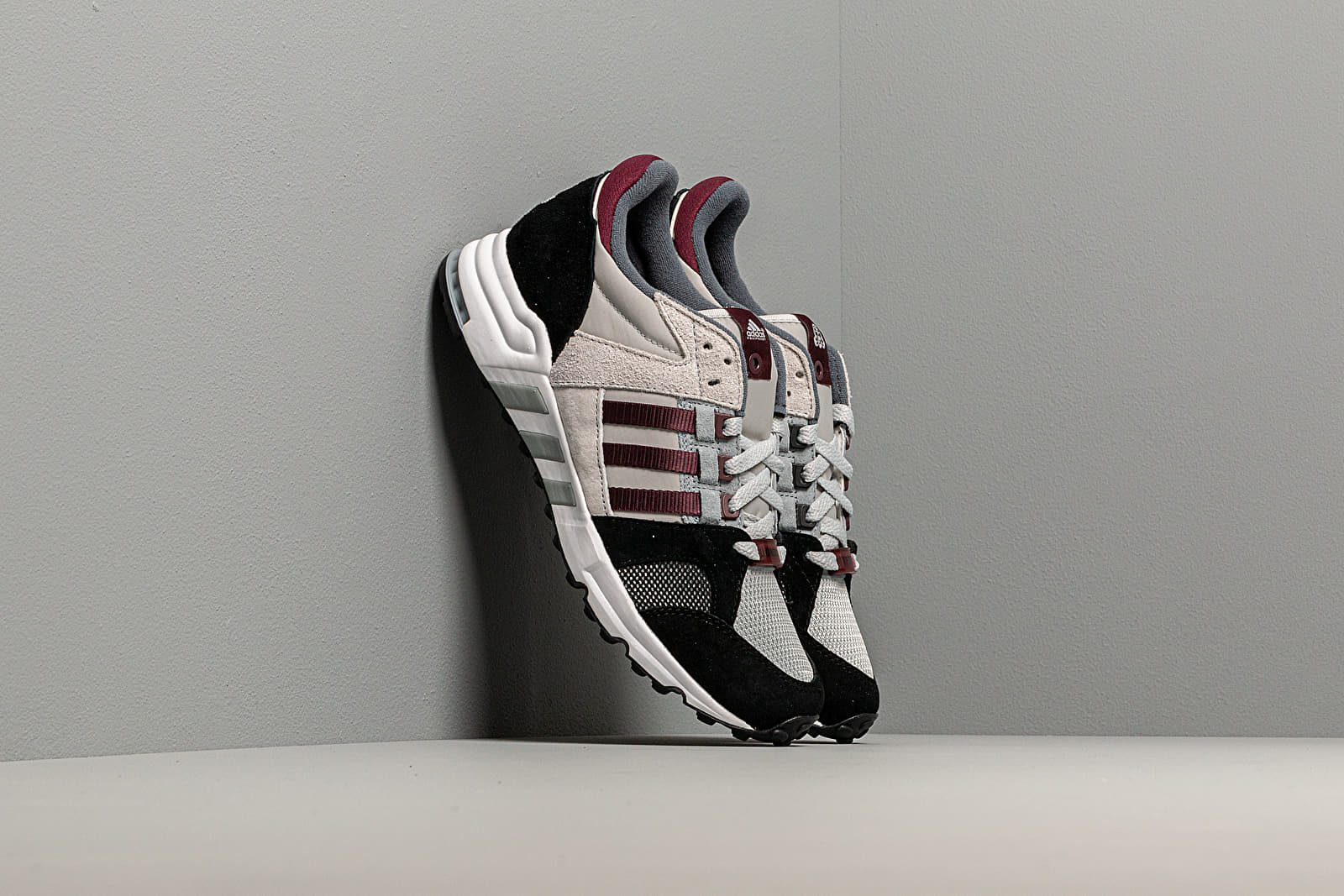 Herren Sneaker und Schuhe adidas x Footpatrol Equipment Running Cushion Clear Grey/ Night Red/ Core Black